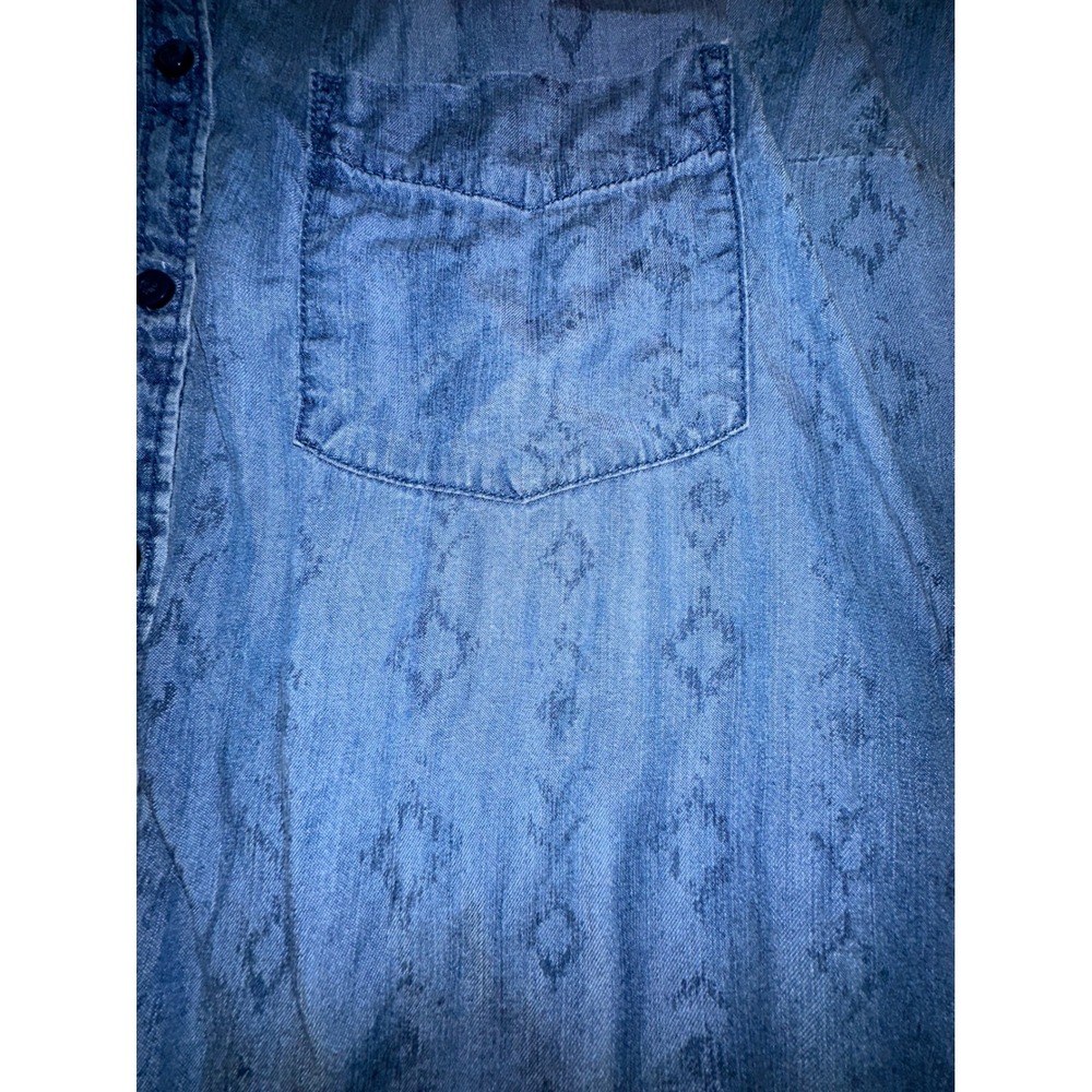 Maurices Blue Chambray Southwestern Print Button Down Shirt Plus Size 3 3X - Picture 4 of 7
